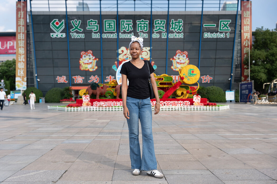 坦尚尼亞企業家羅達·恩格爾姆比在中國義烏國際貿易城。