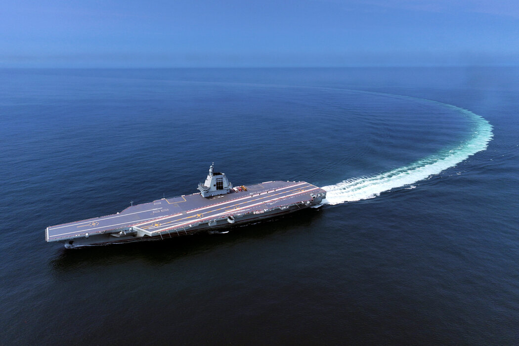 新華社發布的一張照片顯示，中國第三艘航空母艦「福建艦」於2024年5月進行了首次海試。