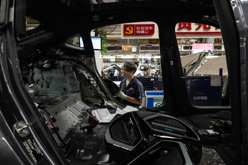 儘管這條中國裝配線上的電動汽車產地可能明確，但全球供應鏈使得許多產品的來源難以確定，尤其是在東南亞地區。
