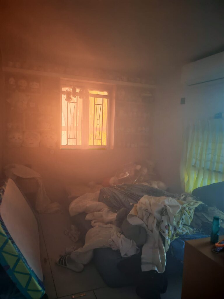 從李的寓所內看到的火情。