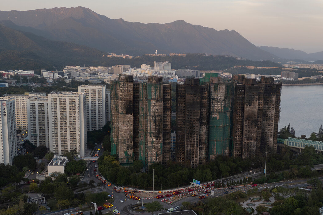 一些宏福苑大火的災民仍不確定接下來將住在哪裡,而他們向市政府提出的許多問題至今沒有得到答覆。