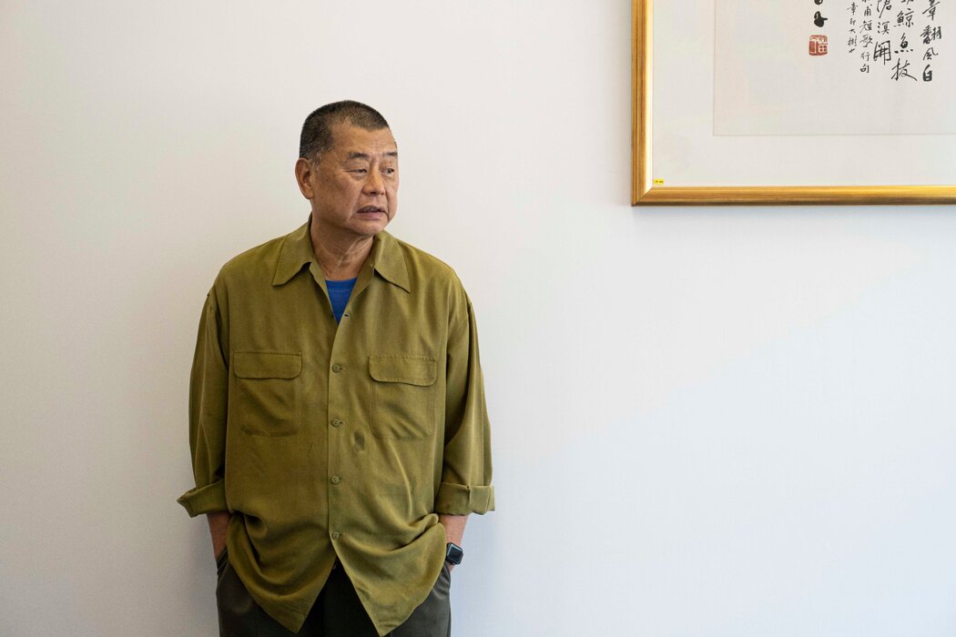 2019年，黎智英在香港。黎智英此前已被監禁五年，週一，他在國家安全審判中被判有罪。