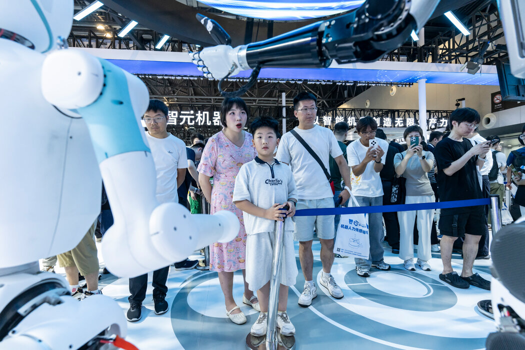 今年,中國多家公共和私營企業紛紛向機器人初創企業投入資金。政府宣稱該行業將助力推動中國經濟增長。