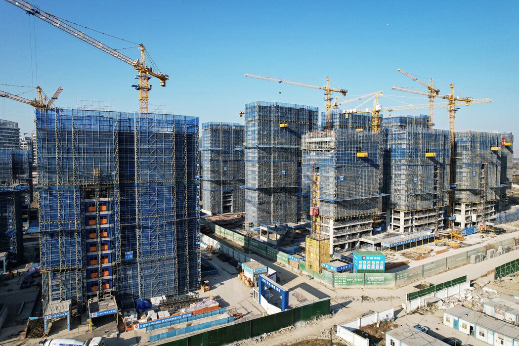 房地產開發商萬科在杭州在建的住宅樓，攝於去年。