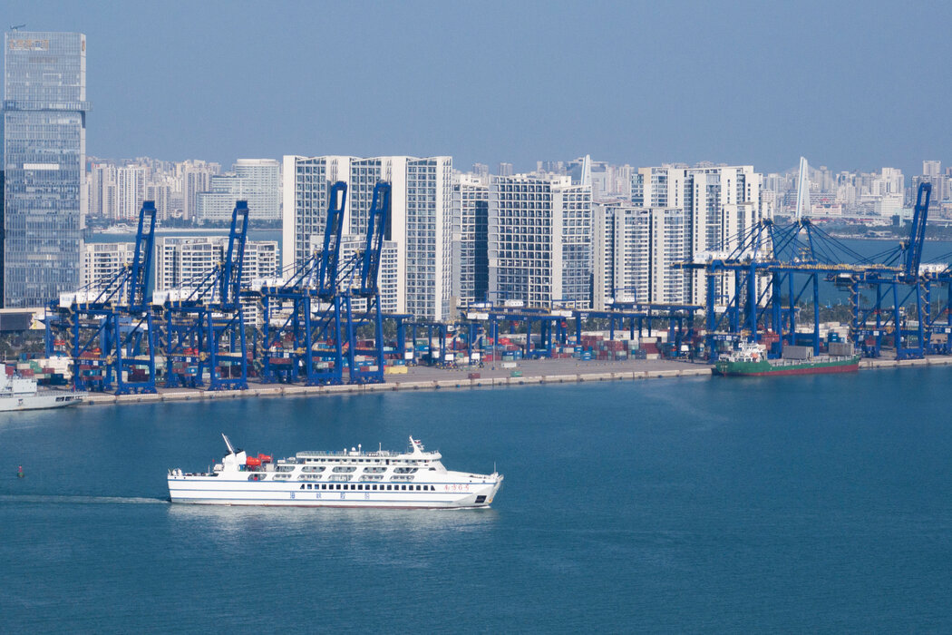 海南省省會海口的一座港口。