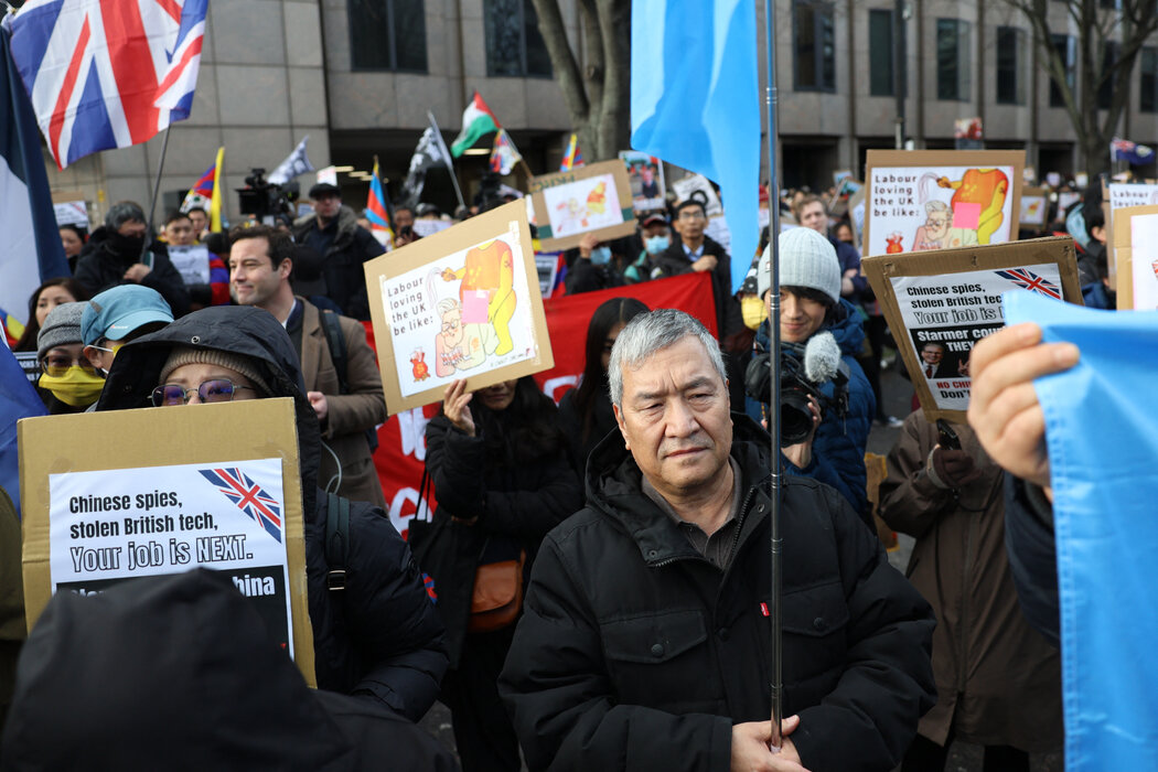 1月初，倫敦反對新建中國使館的示威活動。