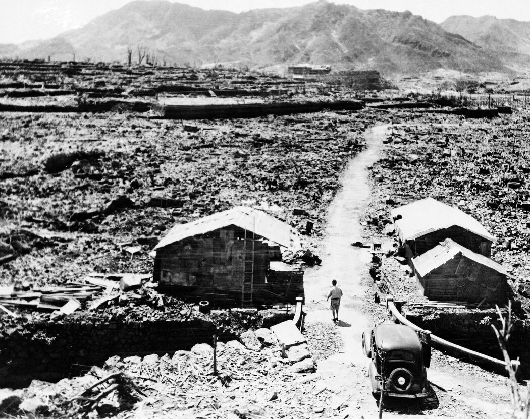 1945年,美國向日本長崎投下了一顆原子彈。