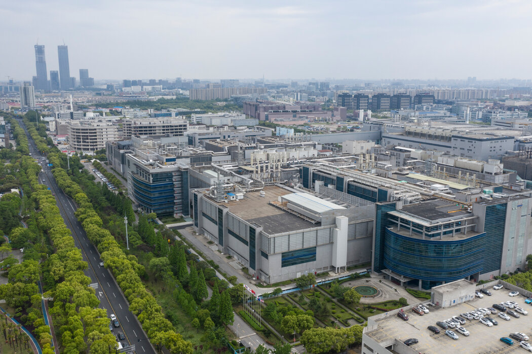 上海中芯國際集成電路製造有限公司園區。中國政府已投入逾1500億美元，致力於推動國內尖端晶片的自主研發。