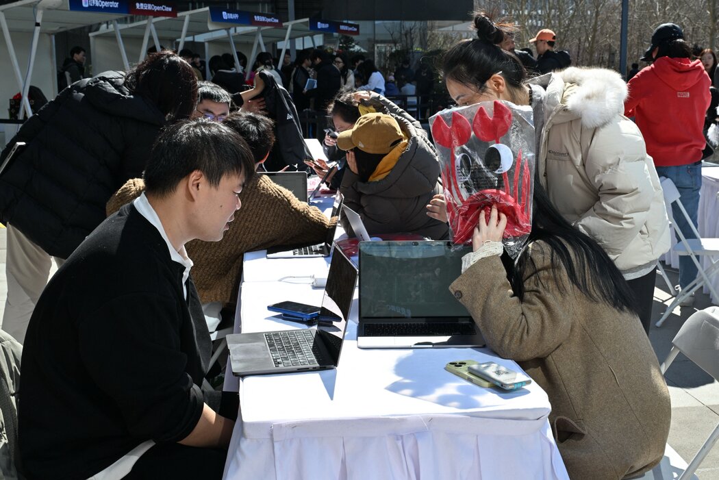 OpenClaw是一款免費共享的工具,作為虛擬助手,它可以幫助用戶進行研究、發送短訊或電子郵件,並管理日程。