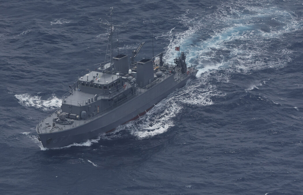 2023年,日本海上自衛隊的一艘掃雷艇在沖繩縣附近海域。