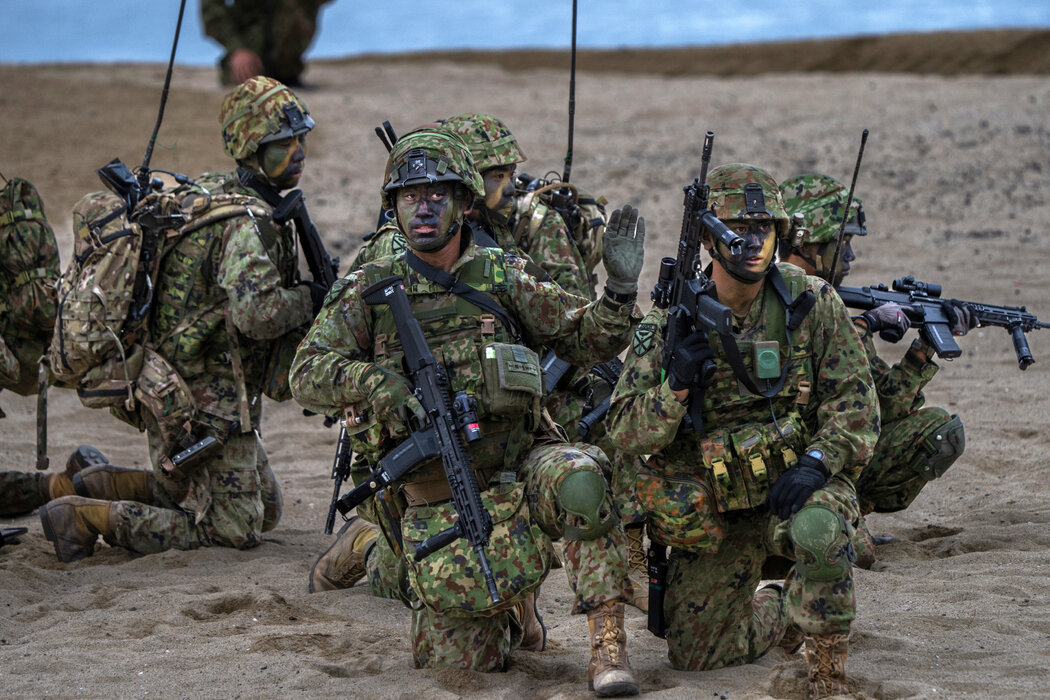 2023年,日本種子島附近,日本自衛隊參加兩棲登陸演習。
