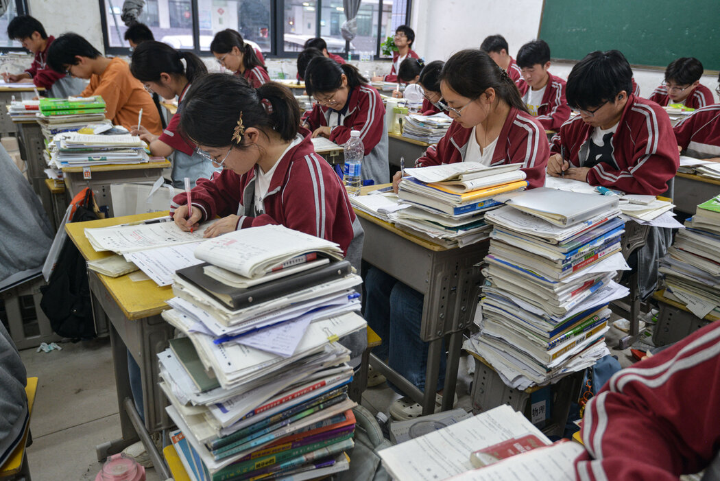 阜陽的高中生正在備戰高考,攝於去年。