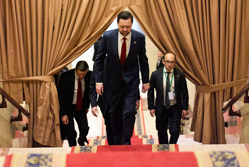 副總統萬斯週六抵達巴基斯坦首都伊斯蘭瑪巴德,準備與伊朗方面舉行會談。