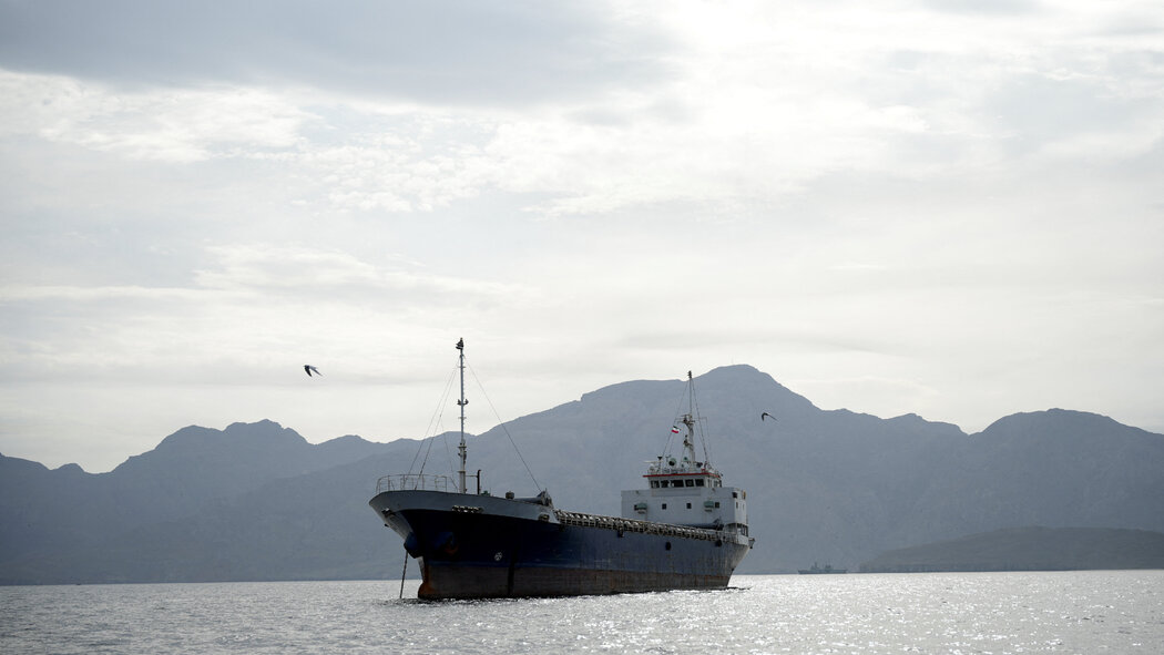 週日,阿曼海岸外的霍爾木茲海峽。伊朗決心在該海峽問題上絕不退讓。