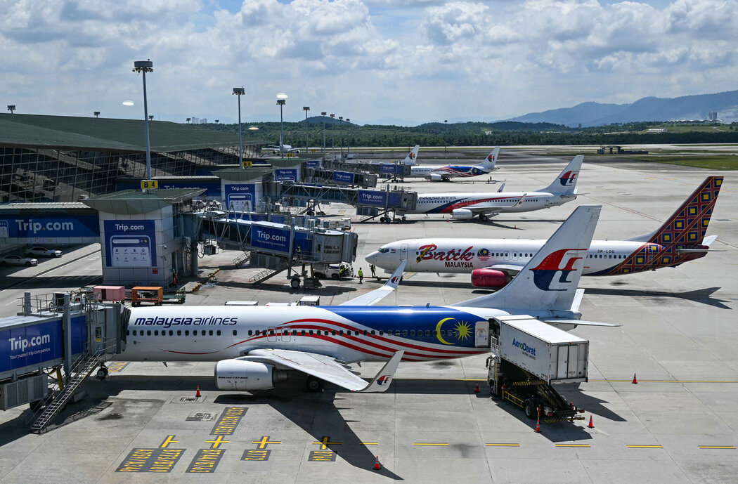 去年吉隆坡國際機場的飛機。馬來西亞巴迪克航空本月將國內航線運力削減了35%,以避免破產。