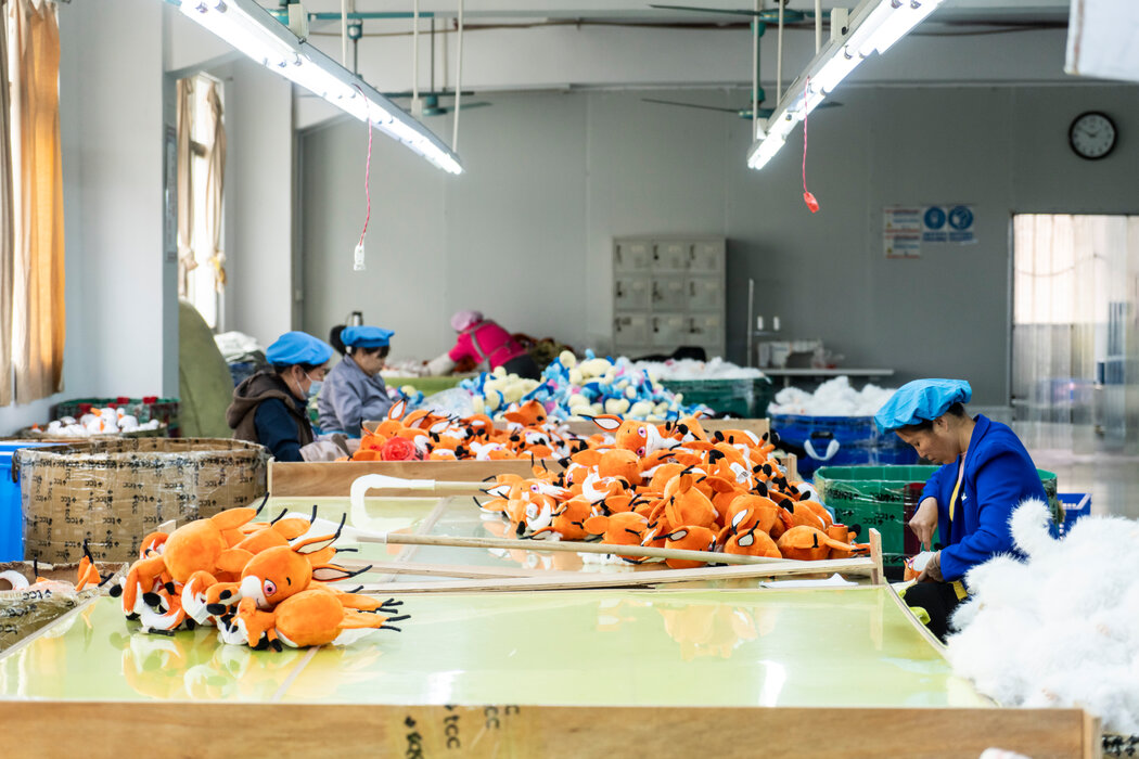 由於塑料成本上升擠壓製造商利潤,中國的玩具和鞋類出口已出現下滑。