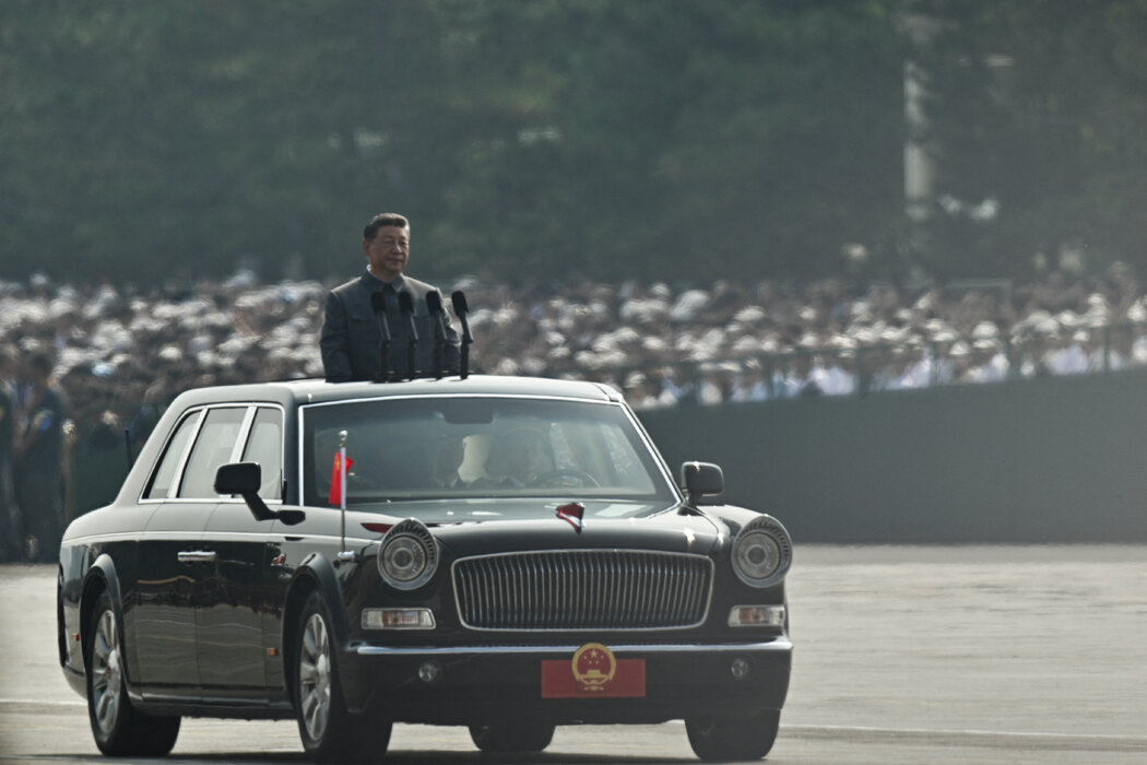 2025年，中國領導人習近平在北京天安門廣場舉行的閱兵式上。