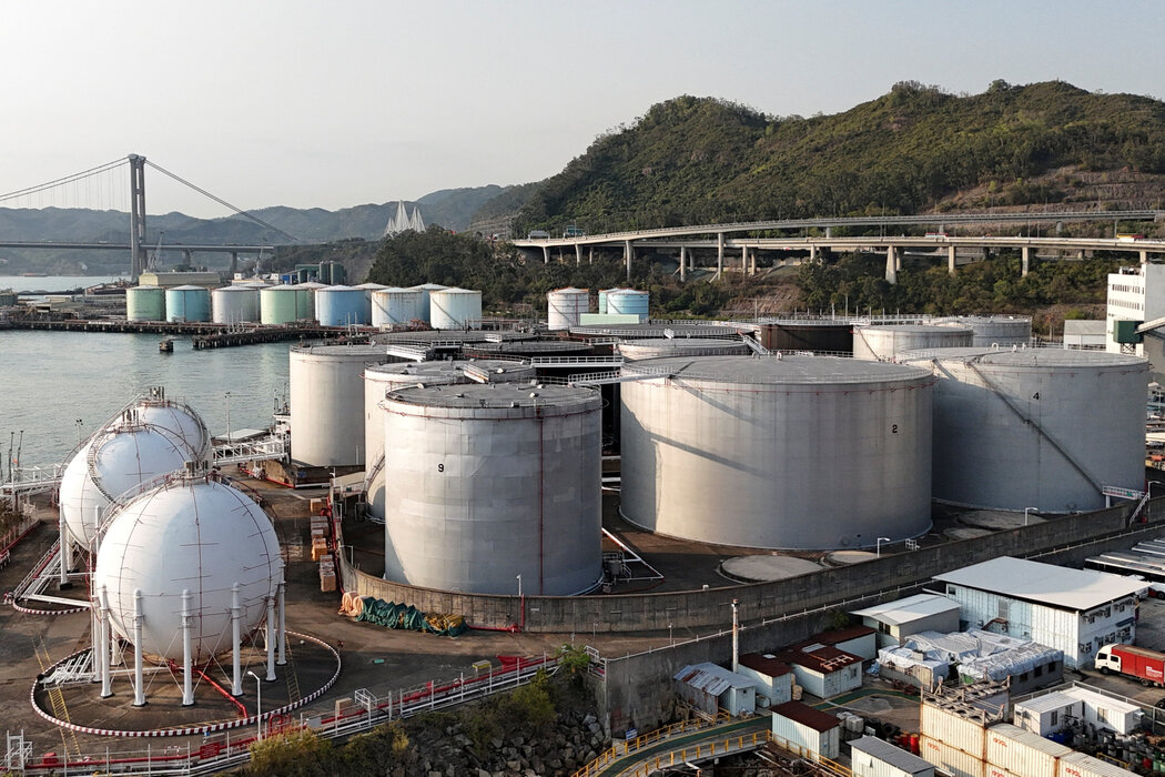 香港某油庫的儲油罐。專家表示，中國向部分國家出口石油產品在戰爭期間緩解了局勢，同時也凸顯了北京方面在危機時期如何贏得善意。
