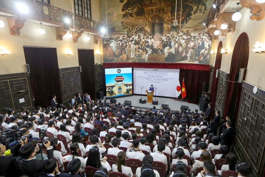 上週六,高市早苗在越南河內國家大學。