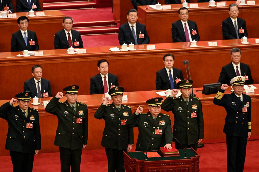 張又俠（前排）曾是中國軍隊的最高級現役將領。在一場針對軍隊內部腐敗與不忠誠行為的大規模整肅行動中，他與多名將軍一同遭清洗。