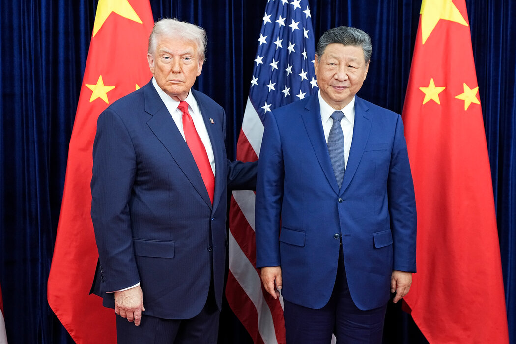 川普總統與中國領導人習近平，攝於2025年。預計關稅問題將成為兩人下週在北京會晤時的核心議題。