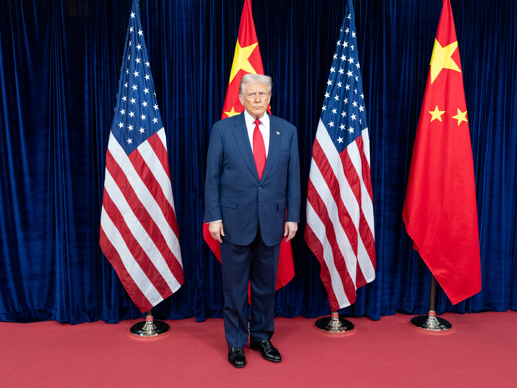 去年，當川普總統試圖以極端關稅威脅迫使中國做出讓步，這一策略適得其反，迫使美國調低了自己的目標。