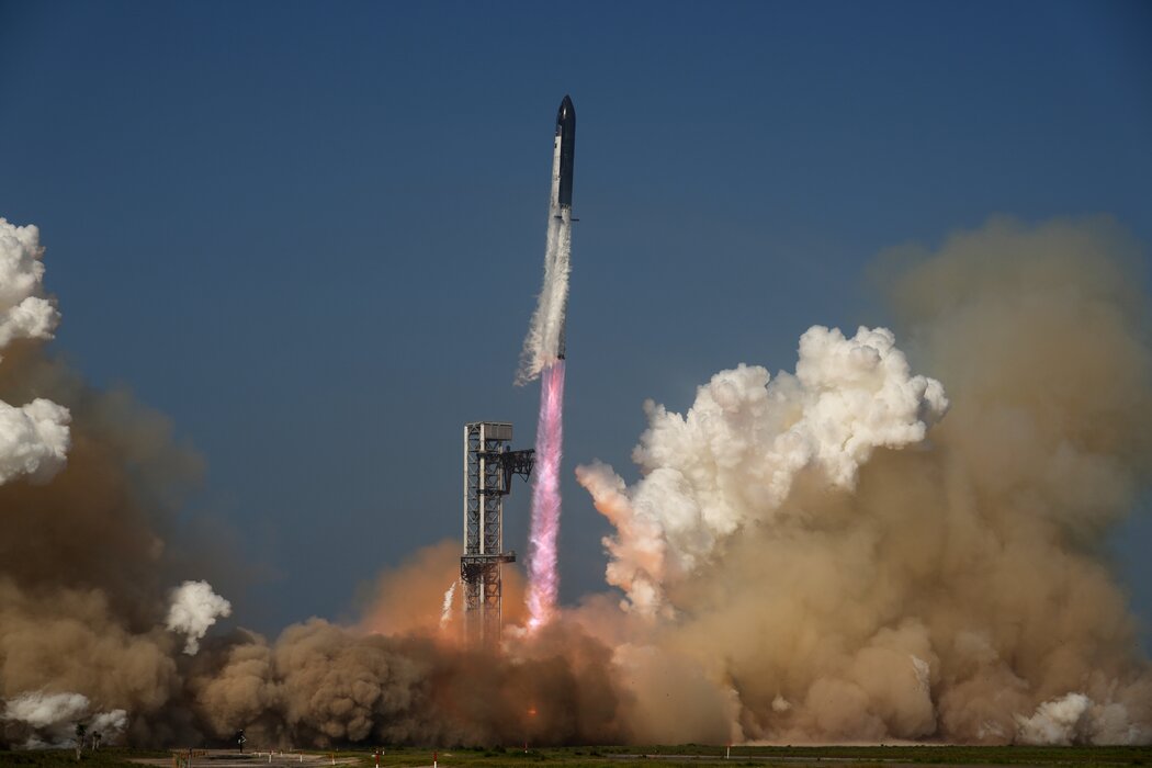 上個月在得克薩斯州SpaceX星港進行的一次星艦Starship試飛。預計中國投資者將被排除在SpaceX的首次公開募股之外。