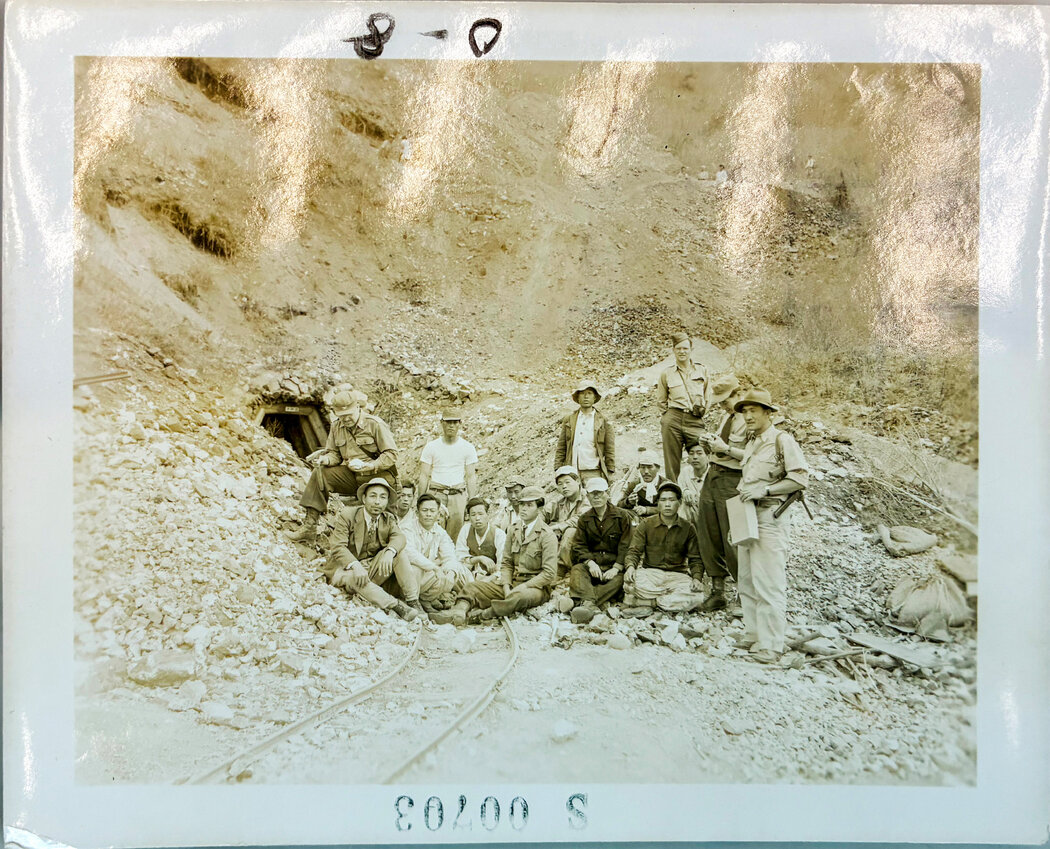 1951年前往上東的美國地質學家。