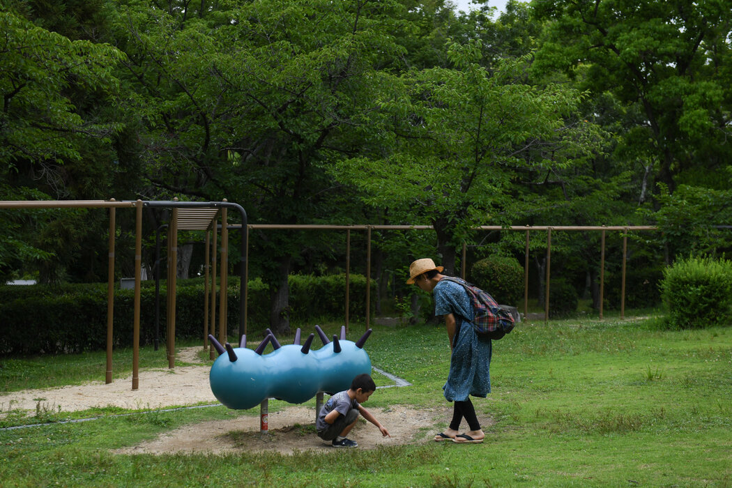 針對年輕母親的歧視依然如此普遍，以至於日本甚至為此專門創造了一個詞：matahara，即孕產騷擾。
