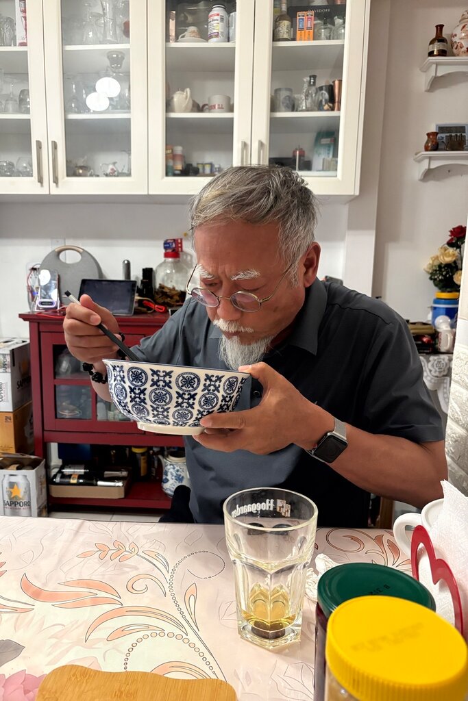 週五，董廣平在多倫多。在抵達加拿大後的首次採訪中，他表示：「我很高興，現在坐在這裡，感覺就像回到了家。」