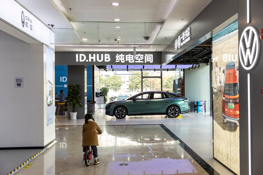 上海一家購物中心內，「與眾」的展廳。