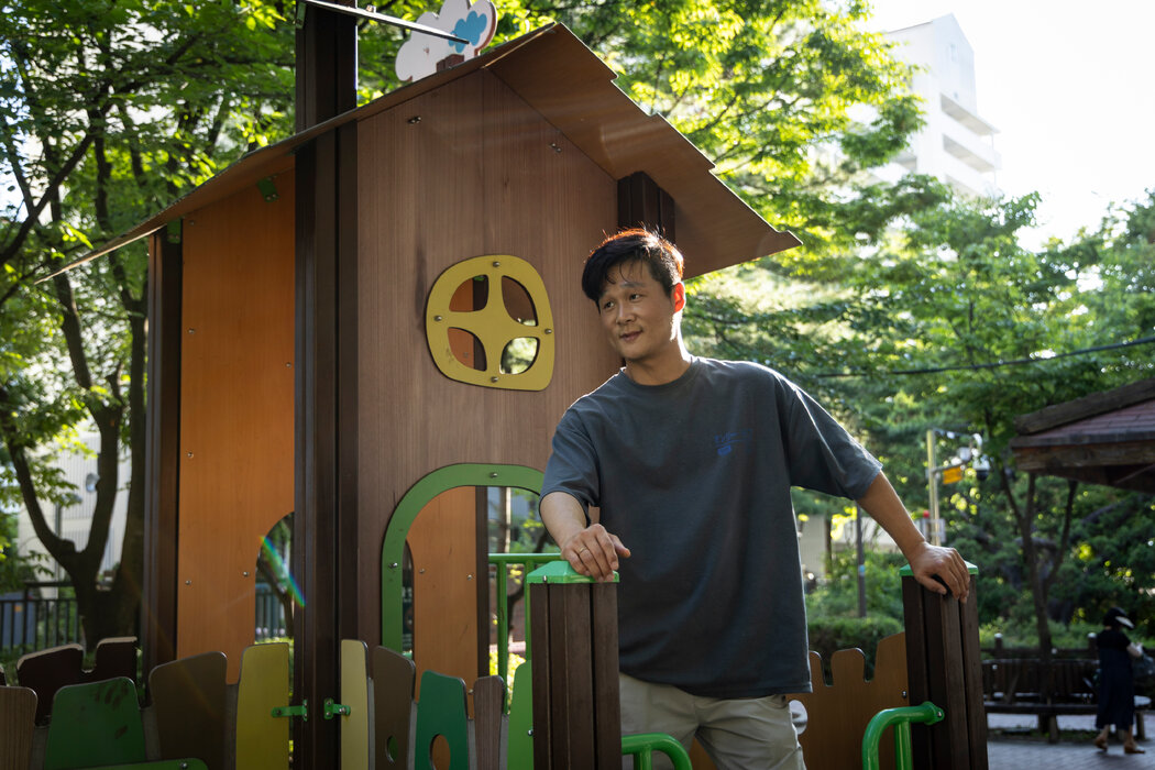 脫北者金日赫在首爾住處附近，攝於6月。他曾是韓流粉絲，在朝鮮時曾因「資本主義墮落行為」被捕。