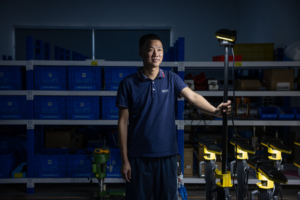 寧波步來特電器在泰國工廠的經理潘丹峰(音)。