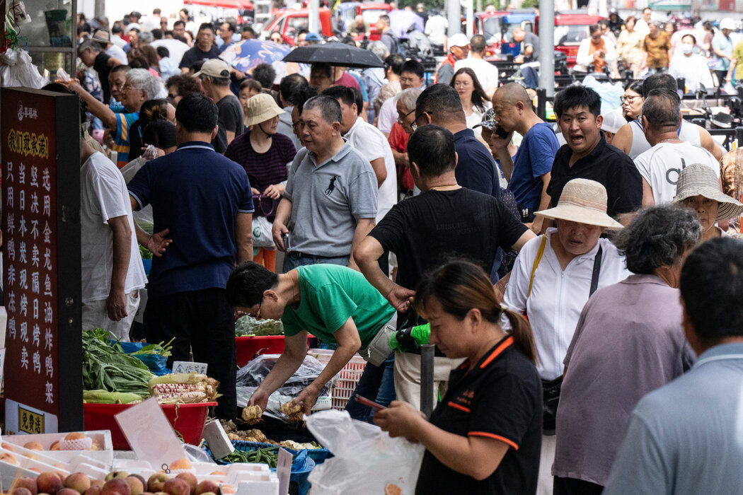 房地產市場的長期低迷侵蝕了居民家庭財富,導致中國消費支出持續疲軟。