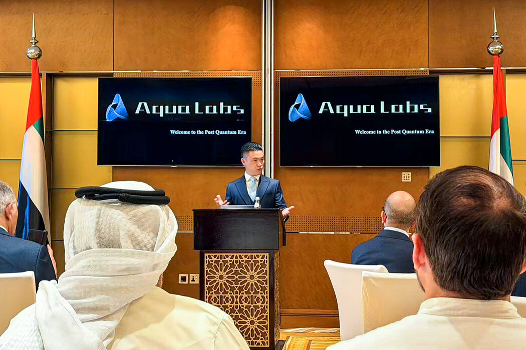 周谷仁2月在阿布達比出席了一場由Aqua Labs主辦的會議並發表講話,Aqua Labs是他旗下各公司的新統稱。