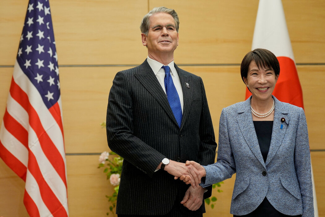 5月,美國財政部長史考特·貝森特訪問東京,與日本首相高市早苗會面。