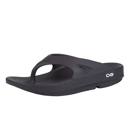 夏日經典。也推薦 OOFOS 的修復舒壓拖鞋
