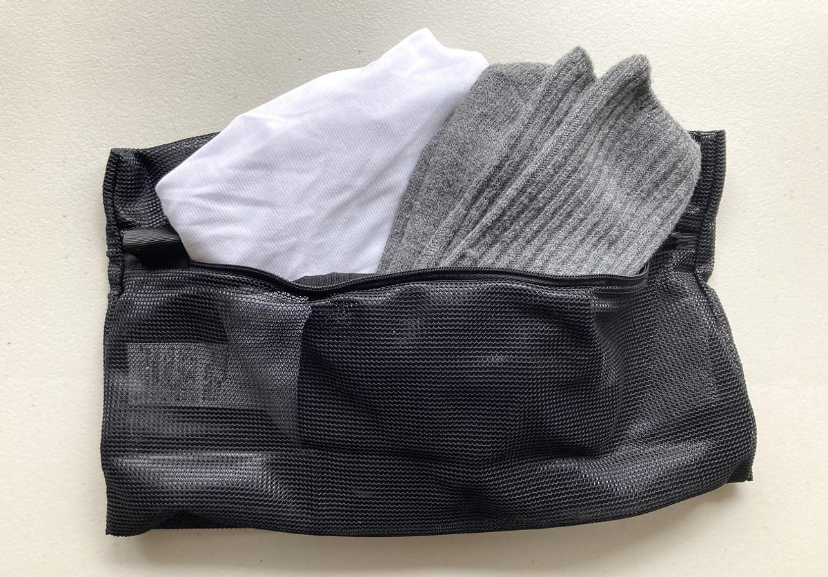 無印良品　「可直接清洗的衣物收納袋」