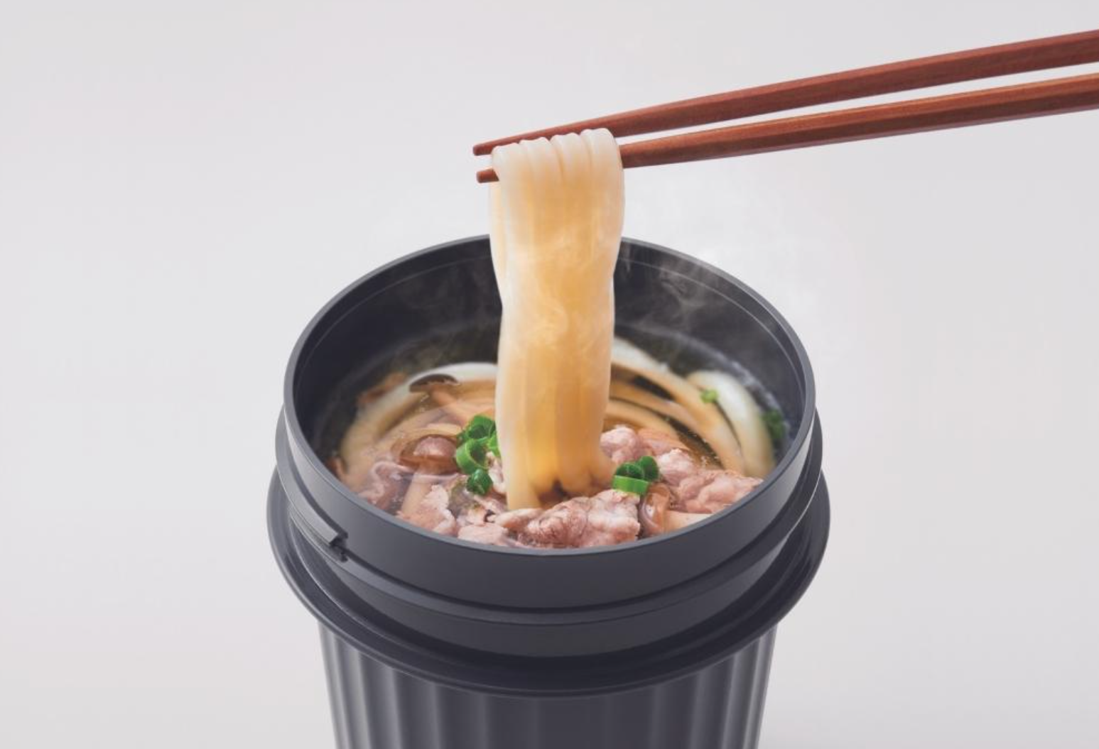 午餐想吃麵？膳魔師「真空斷熱食物罐」保溫保冷不軟爛