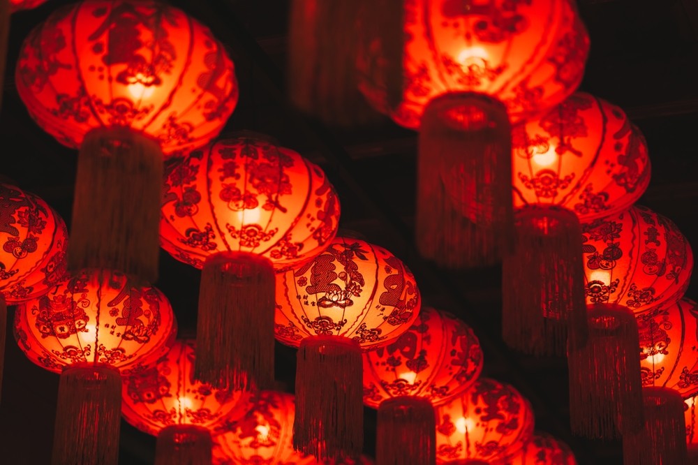 想到過年就頭痛?明明在放假,壓力卻比上班時更大!人們為何會有「節日焦慮」?