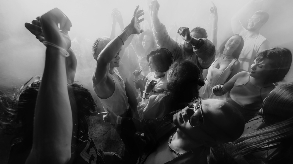 早一點開趴就能早一點回家:廣受Z世代歡迎的無酒精派對「Sober Raving」是什麼?