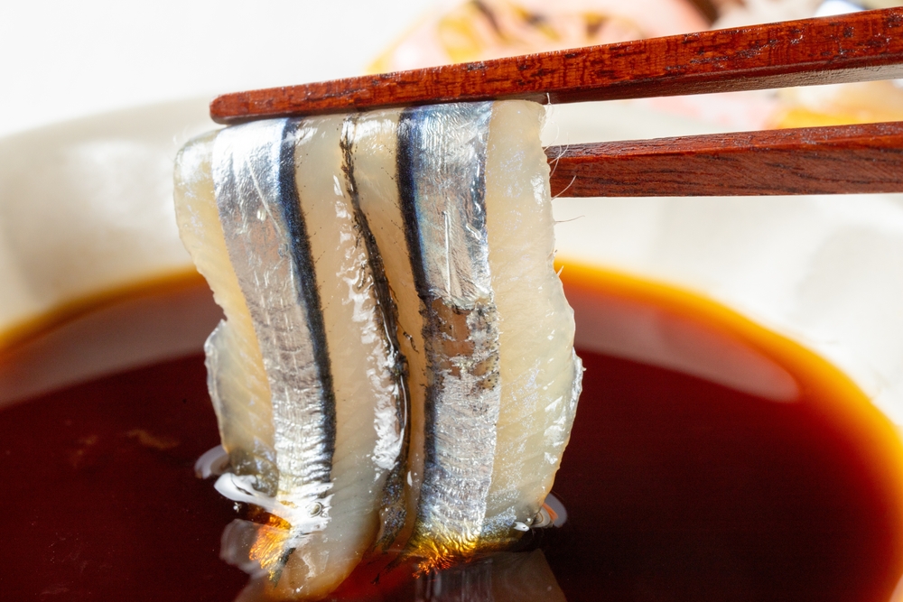 鹿兒島的「銀帶鯡」與荷蘭街頭的「haring」:細緻的熟成奶油味,讓人羨慕起在市場豪邁吞魚的大叔