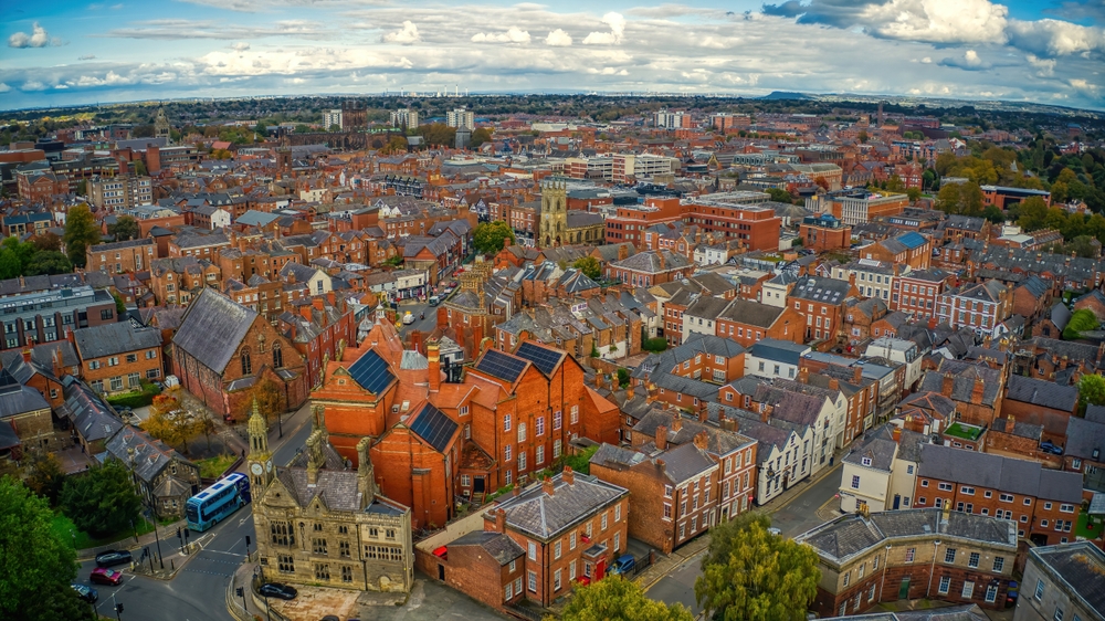 人情味如家鄉般濃厚的英國小鎮:一度沒落的Wrexham,如何靠《小球會大明星》重獲新生?