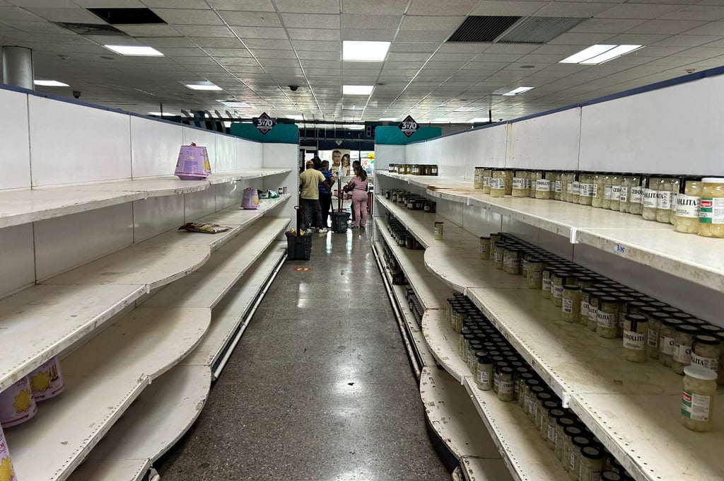 Empty shelves are seen at Havana’s largest supermarket on January 5. Photo: AFP