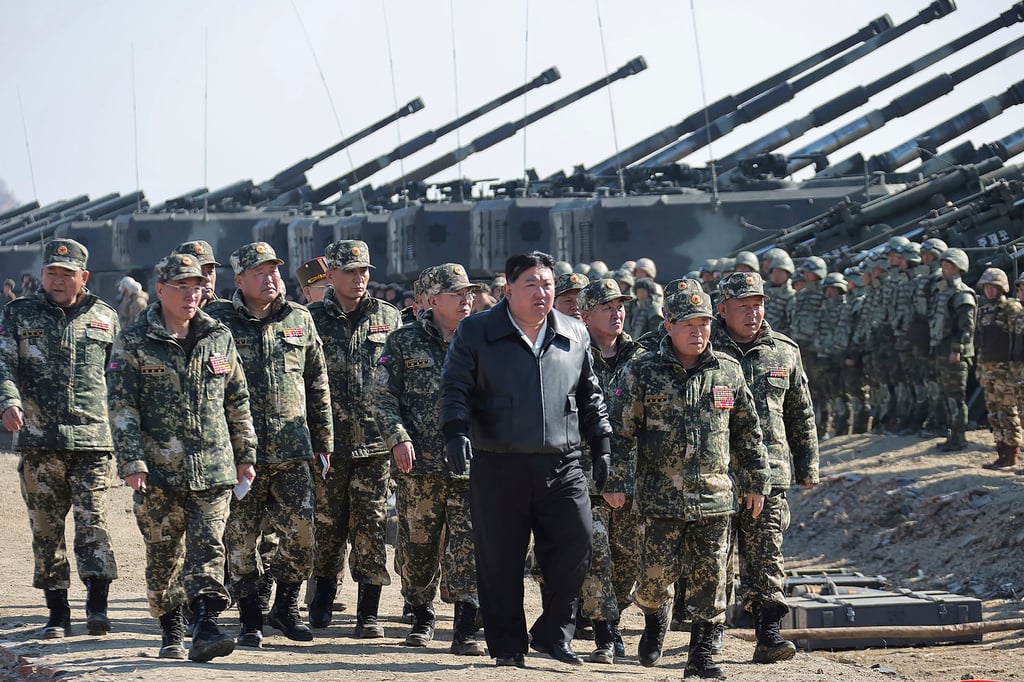 North Korean leader Kim Jong-un supervises artillery firing drills in North Korea. Photo: AP