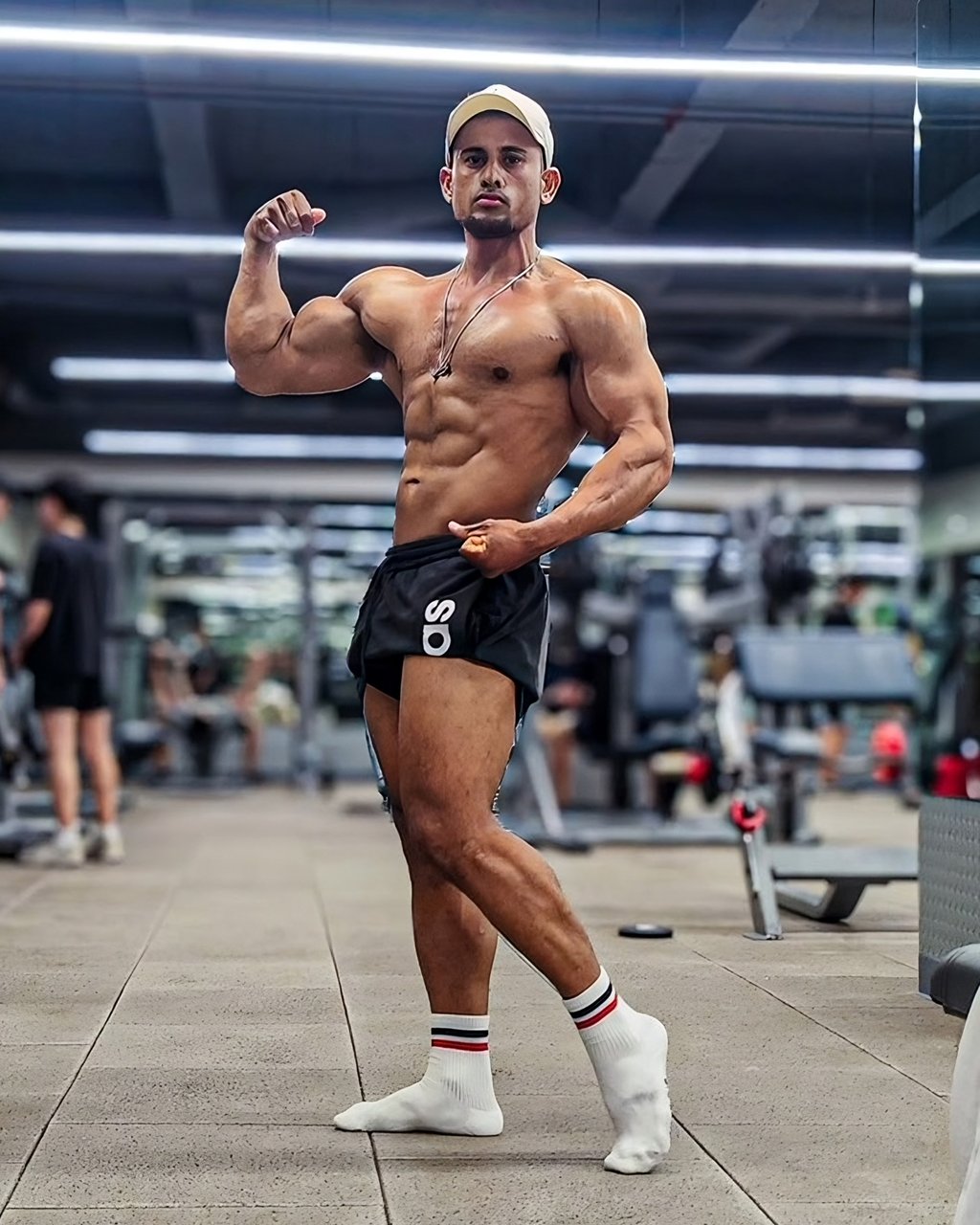Rohingya refugee bodybuilder Faruk Arian poses at a gym in Bandar Utama, Malaysia. Photo: Instagram/Faruk.Arian1995