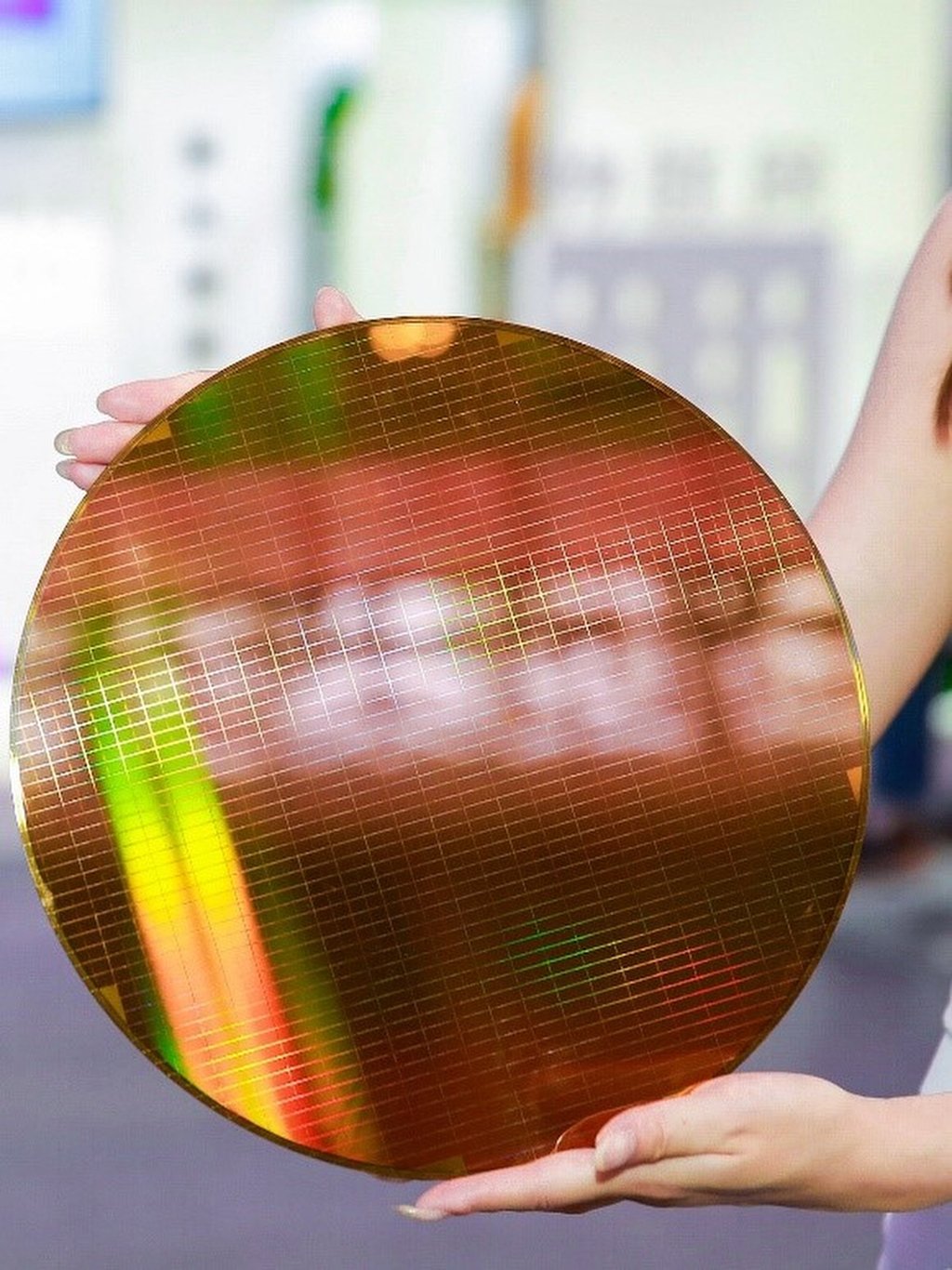 A 64-layer 3D NAND flash memory wafer from YMTC. Photo: ymtc.com