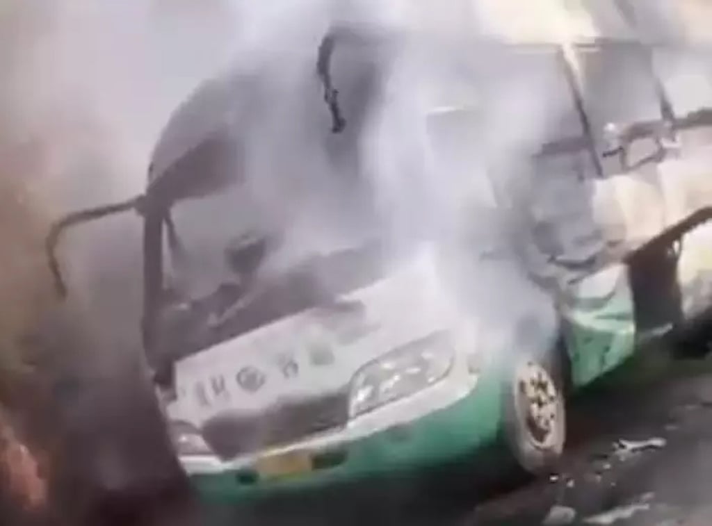 The remains of a deadly bus fire in southern China on Wednesday. Photo: QQ.com