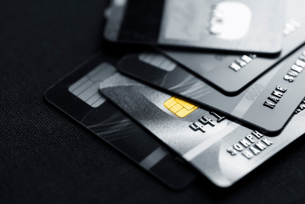 Hong Kong banks operating on the mainland will be allowed to issue credit cards from March 1. Photo: Shutterstock