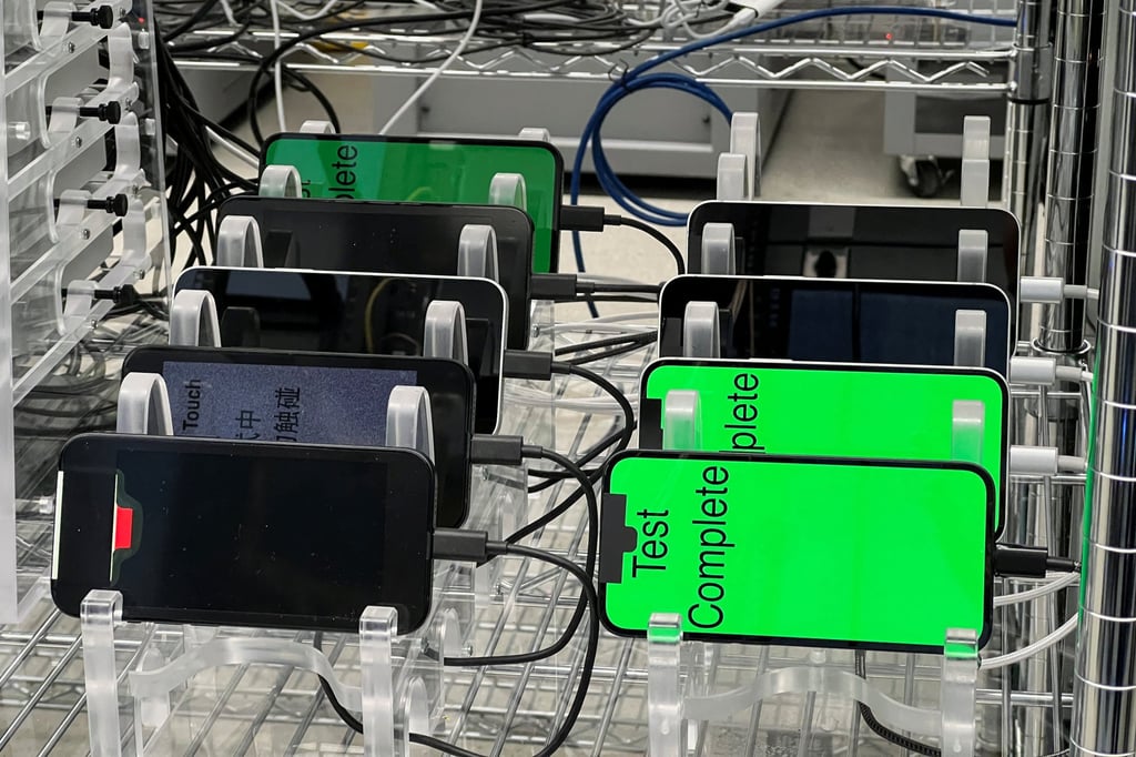iPhones are stress tested at an Apple lab in Sunnyvale, California. Photo: Reuters